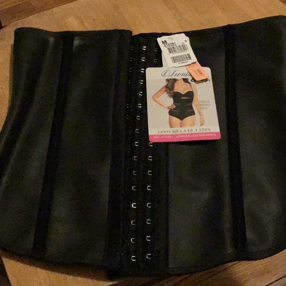 Waist trainer